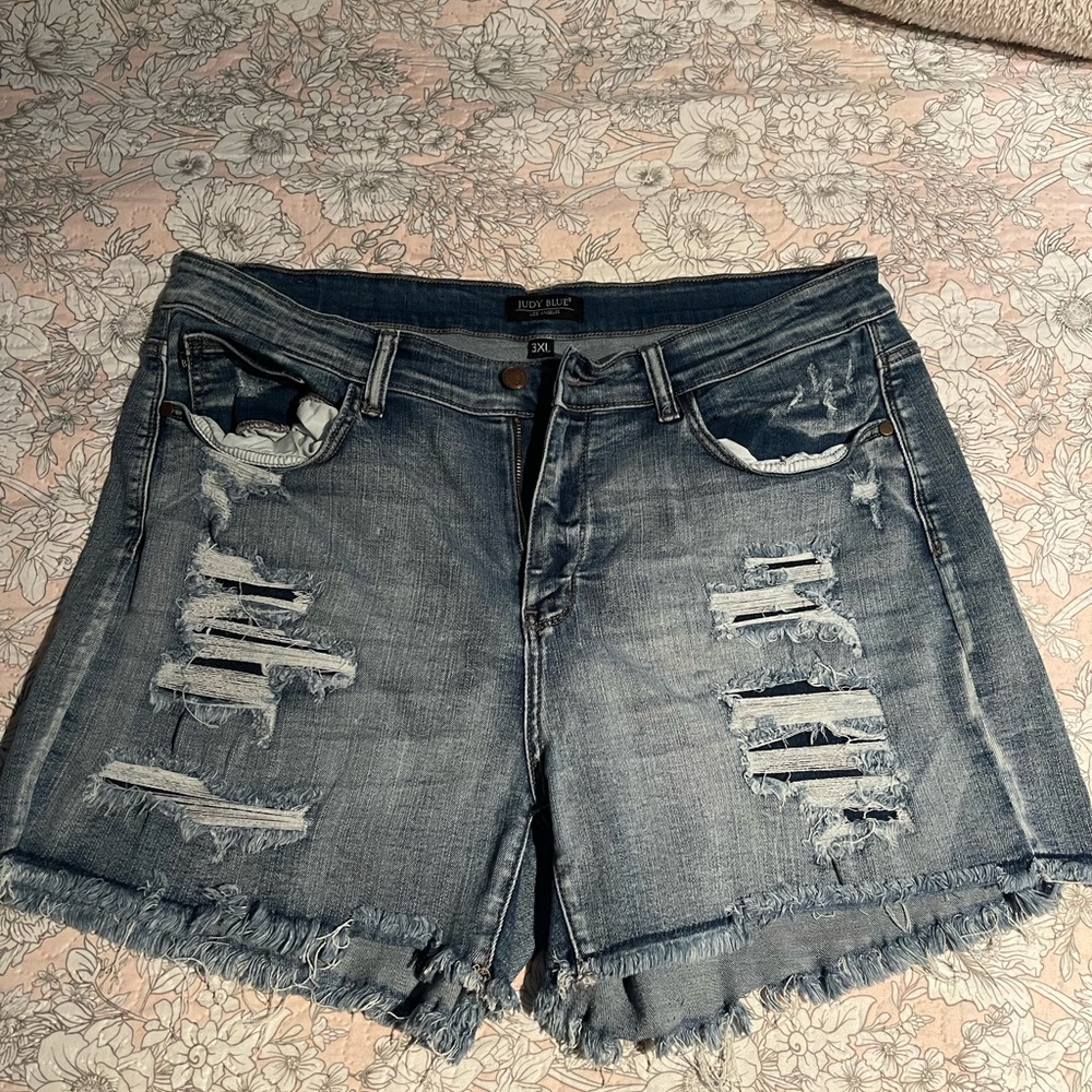 Judy blue shorts